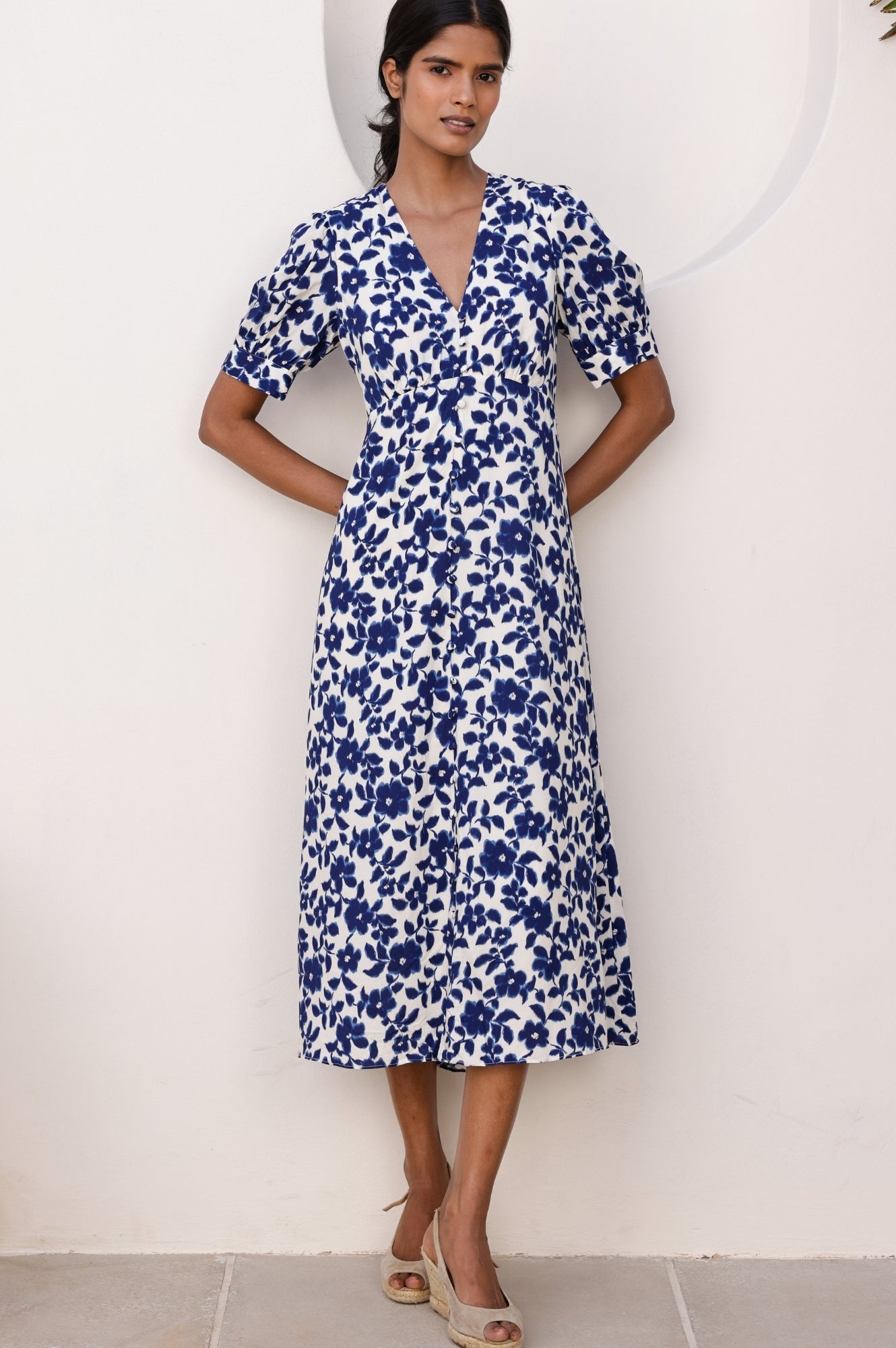 Anne Tea EcoVero™ Dress | Blossom Cream/Navy