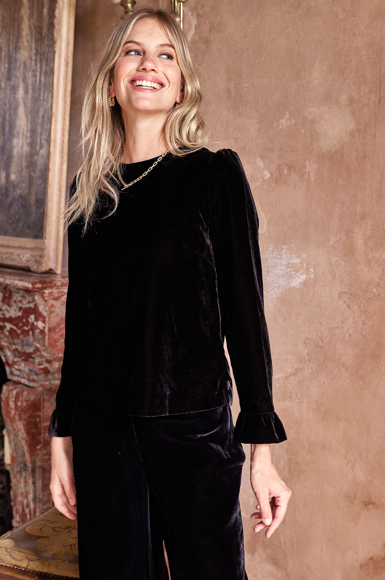 Victoria Velvet Top | Black