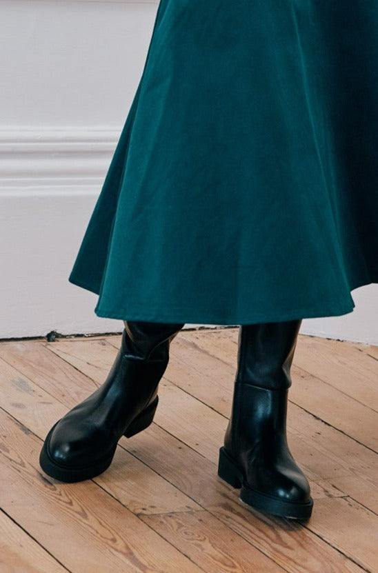 ALPE Leather Knee High Flat Boots | Black