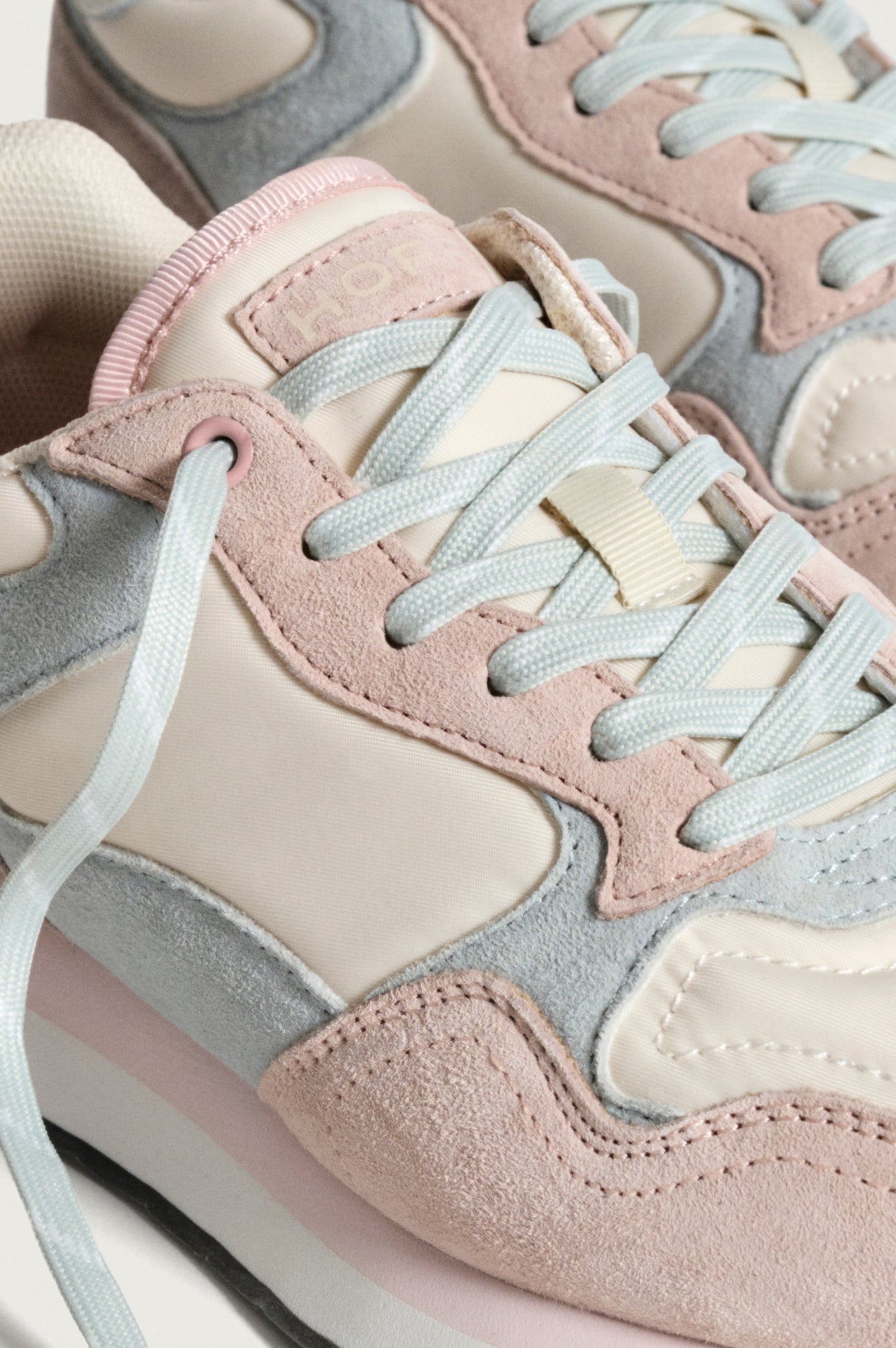 HOFF Saint Louis Trainer | Neutral